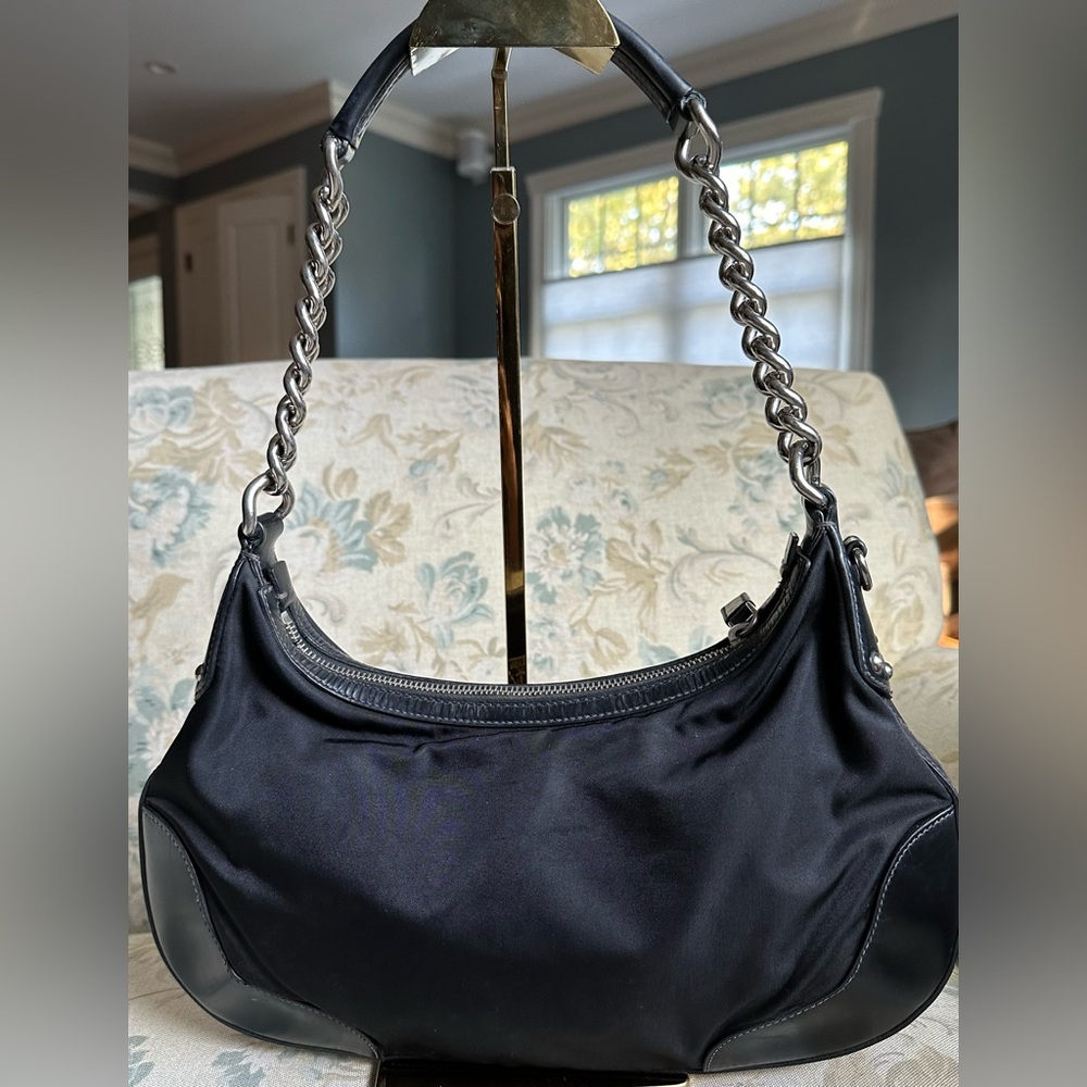 100% Authentic Prada Shoulder Bag w/original Authenticity cards/tags pre-loved - Picture 2 of 12